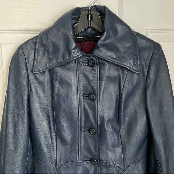 *VINTAGE C. 1970s NAVY BLUE LEATHER COAT - Picture 9 of 17